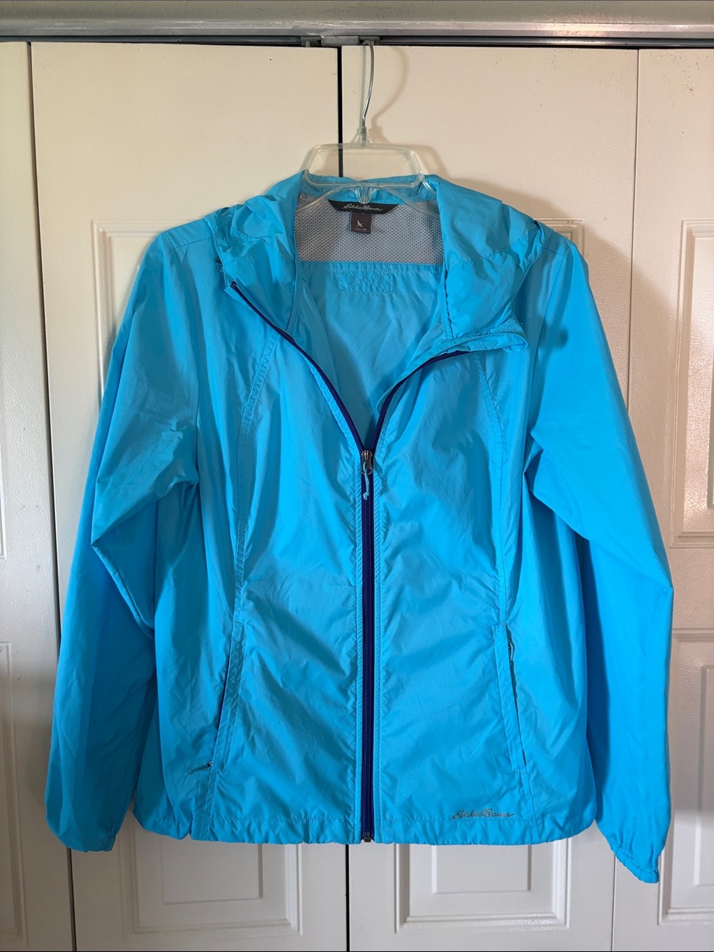 Eddie Bauer Windbreaker Blue Hooded Womens Unlined Package Versatile Sz. M